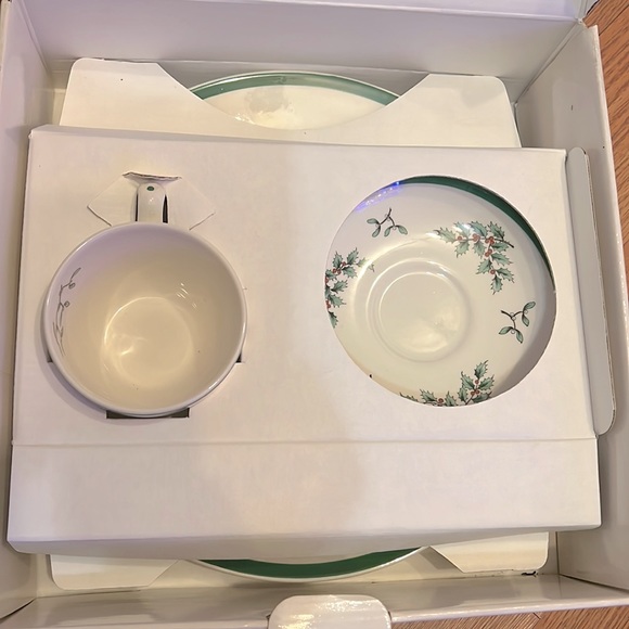 Spode Christmas Tree Buffet Set - Picture 2 of 6